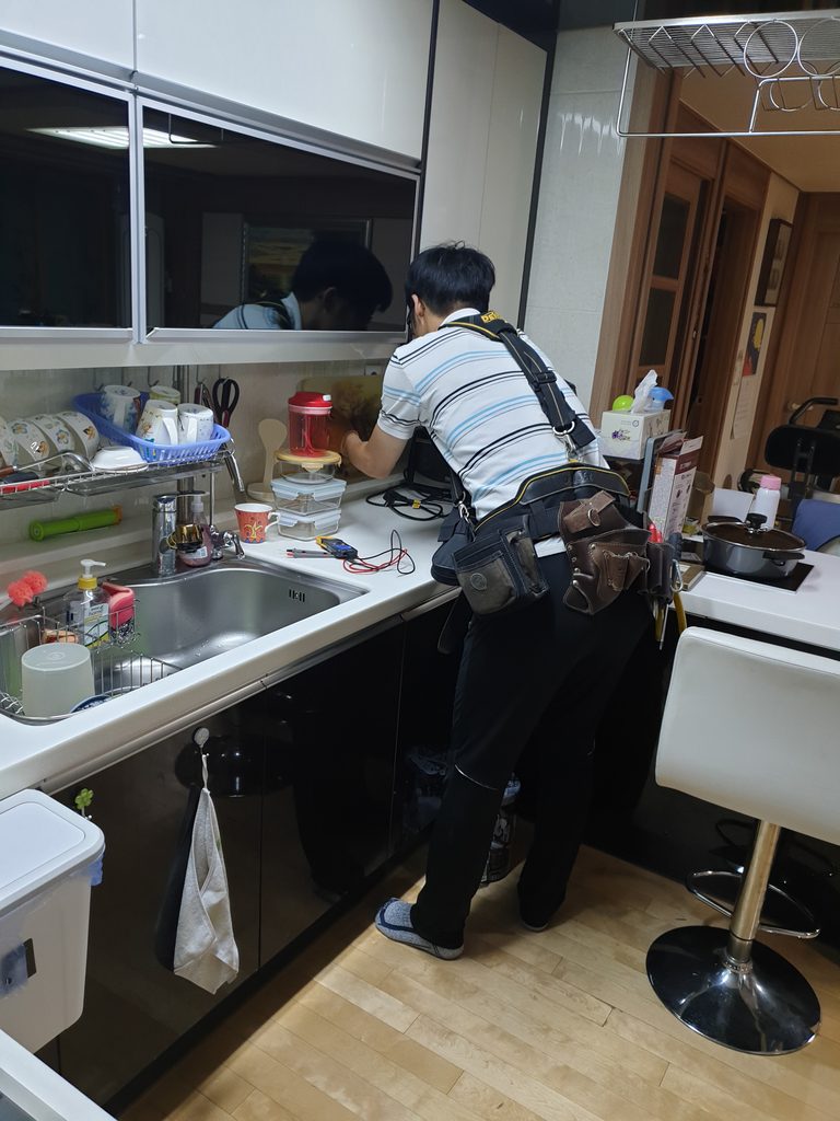 인천시 숭의동 24시간 전기공사, 누전차단기 안떨어졌는데 전기가 전체 안되는 이유 4 누전 위치 추적중
